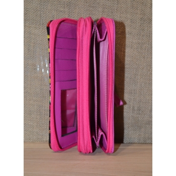 Portfel duży skórzany dwukomorowy różowy z kwiatowym kolorowym haftem .